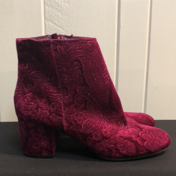 ZigiSoho Ankle Suede Red Booties - Picture 2 of 10